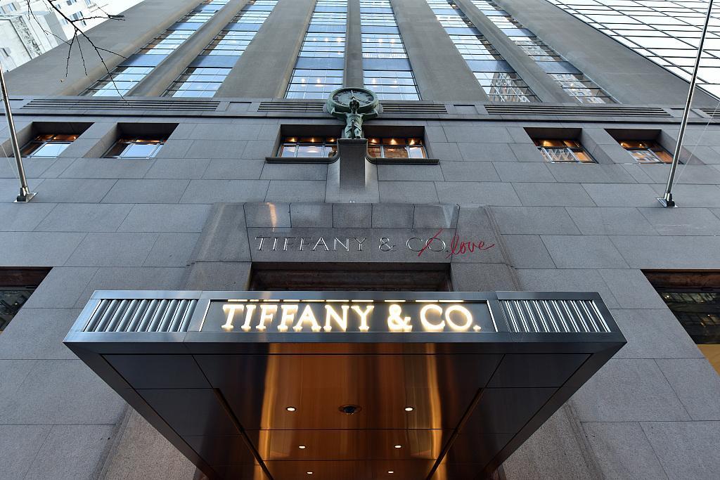 LVMH cierra acuerdo de adquisición con Tiffany - CGTN en Español