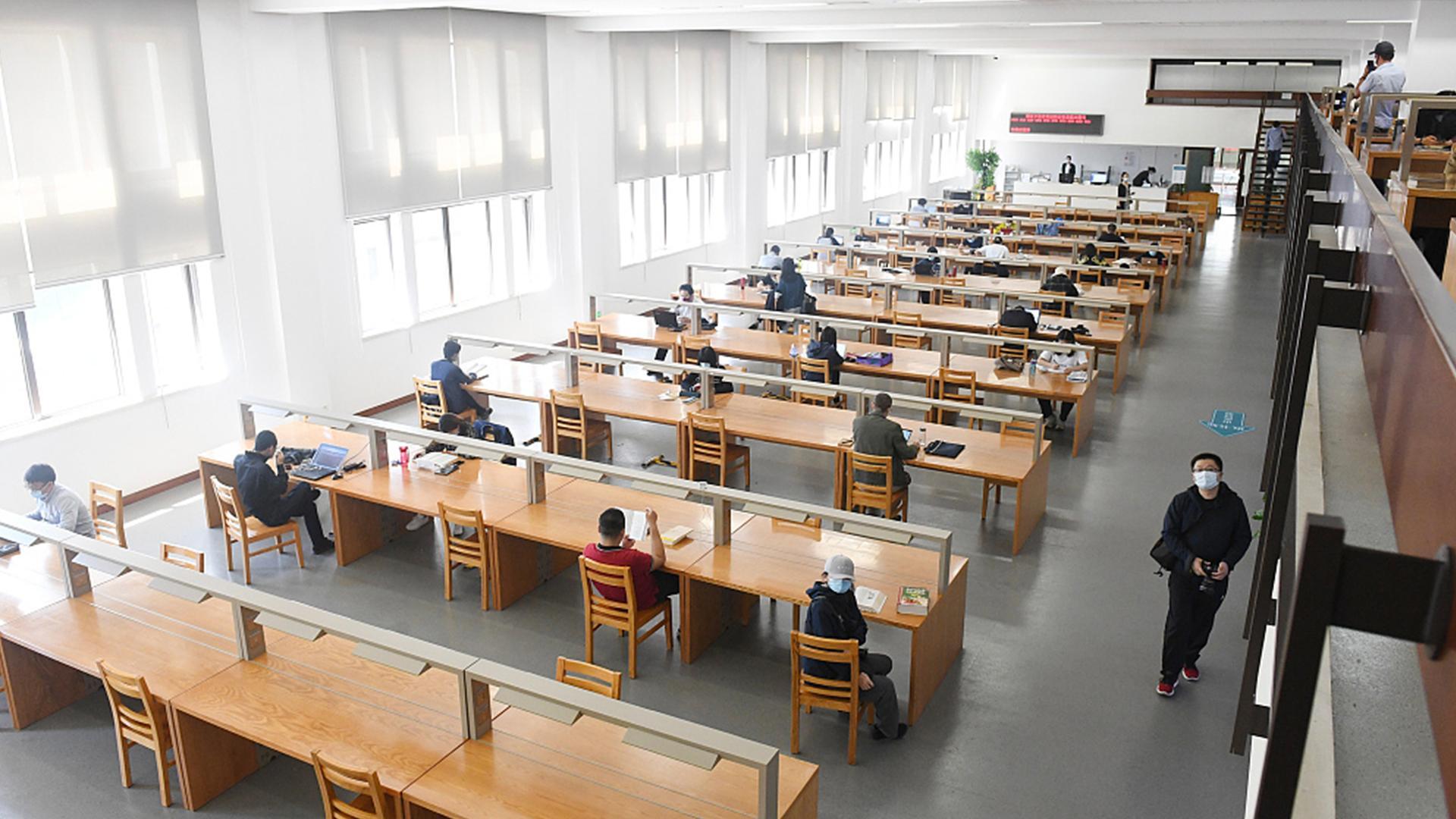 Национальная библиотека Республики Таджикистан.компьютерный зал