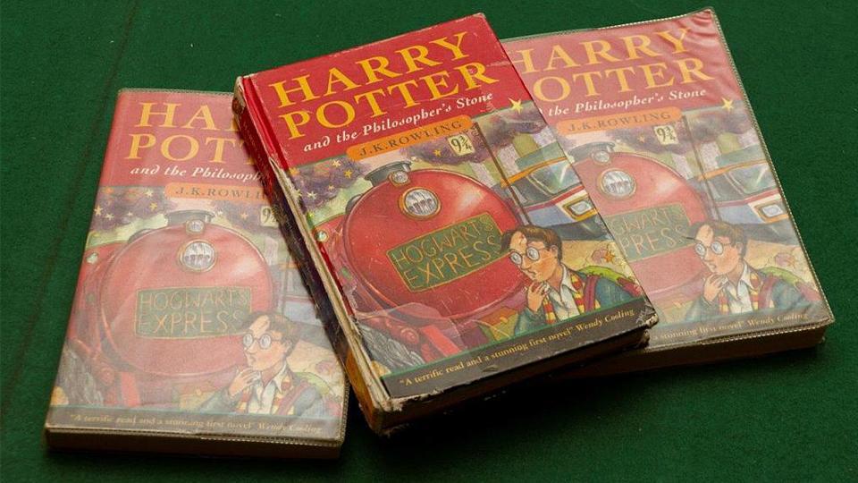 Libros de primeras ediciones de Harry Potter podrían venderse por miles de  libras en una subasta - CGTN en Español