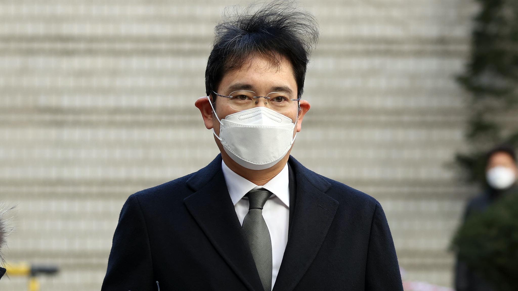 Samsung Heir Lee Jae Yong Sentenced To 25 Years In Prison Bullfrag 6252