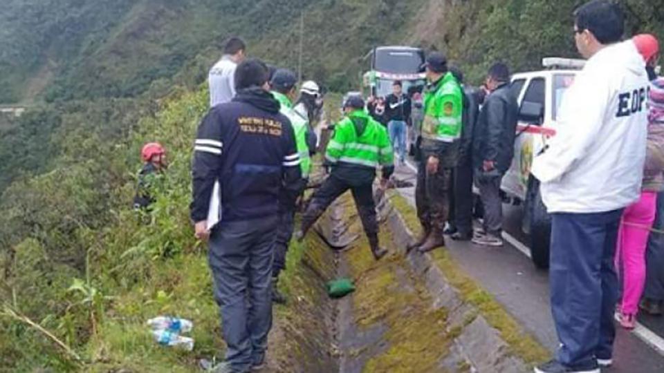 Perú: 10 Muertos Tras Caída De Autobús A Un Abismo - CGTN En Español