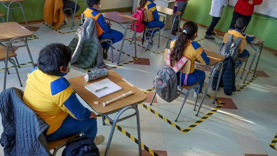 Más De 3,5 Millones De Estudiantes En Chile Vuelven A Las Clases ...